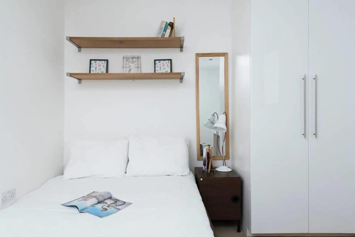 Modern 2 Bed Apartment W Balcony In London Exterior photo