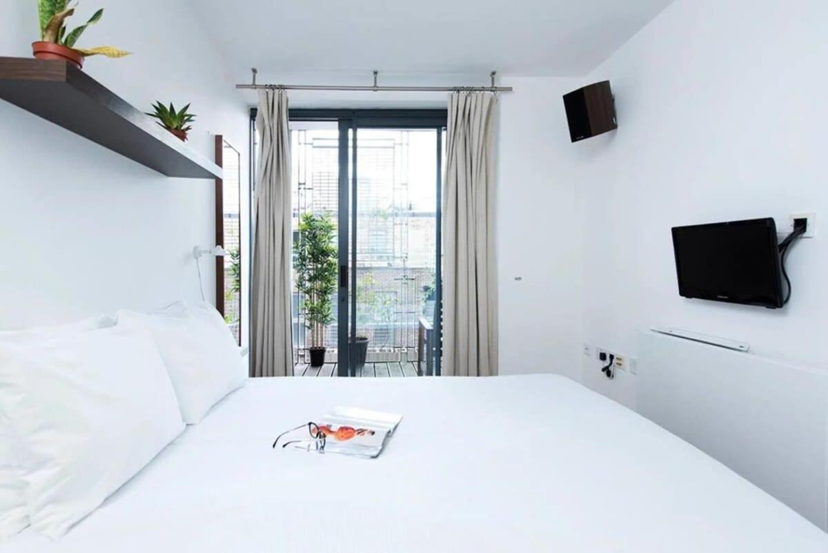 Modern 2 Bed Apartment W Balcony In London Exterior photo