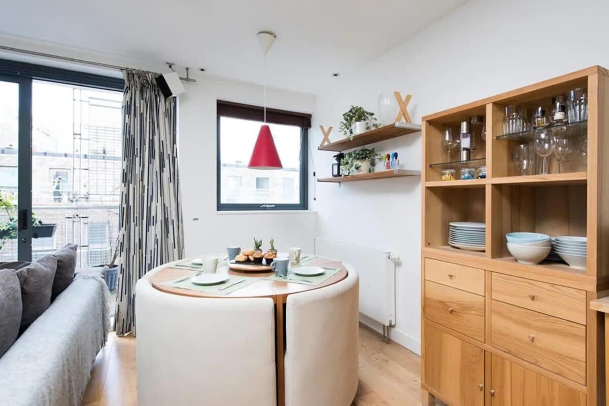 Modern 2 Bed Apartment W Balcony In London Exterior photo