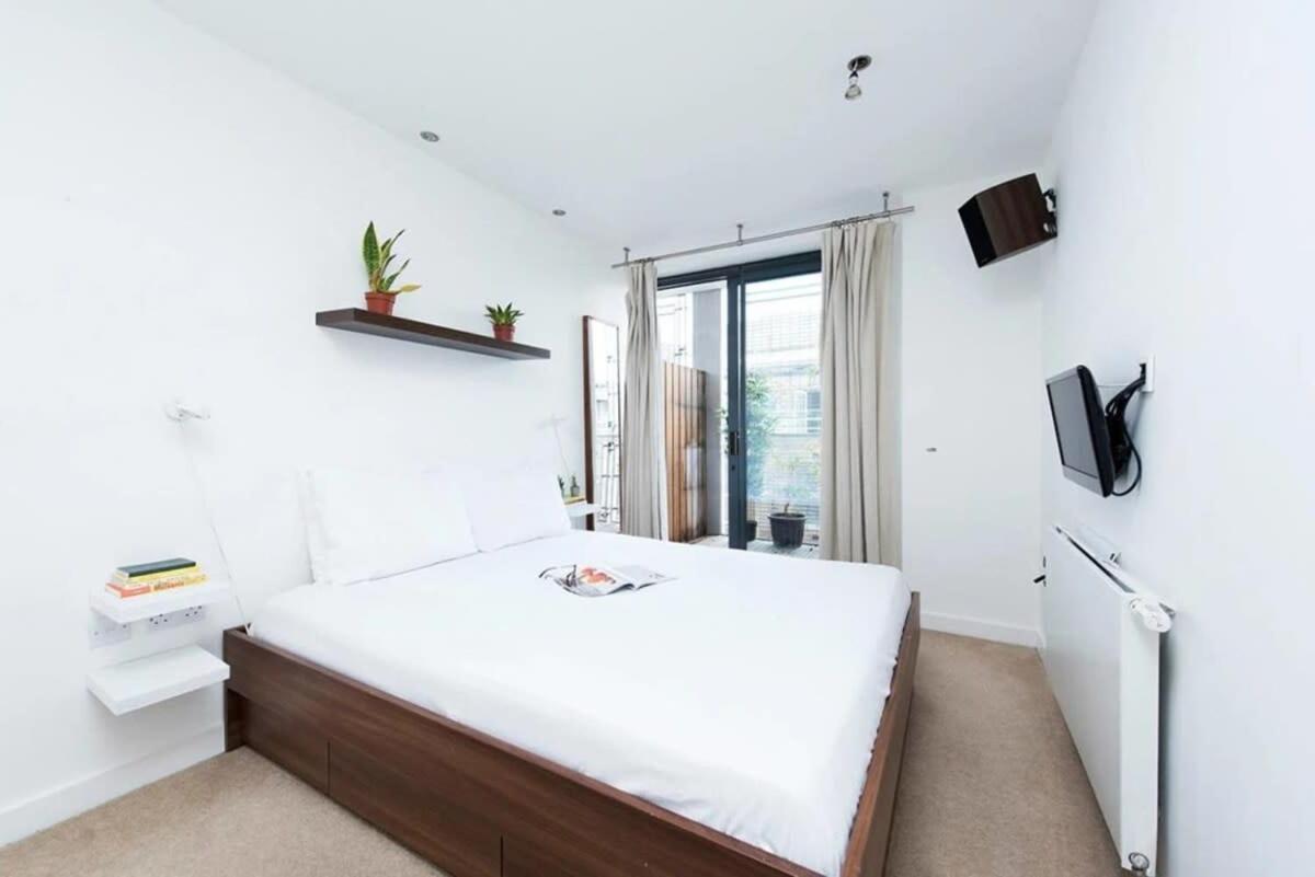 Modern 2 Bed Apartment W Balcony In London Exterior photo